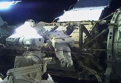 NASA'da bir ilk! Uzay yürüyüşünü gerçekleştirdiler