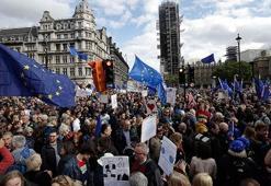 İngiltere Parlamentosu Brexit oylamasını erteledi