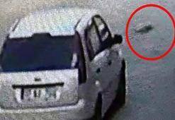 Büyük vicdansızlık! Yolun ortasında yatan köpeği ezen sürücü kaçtı