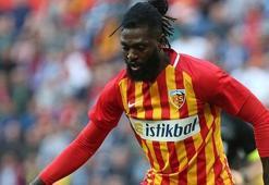 Adebayor: Fenerbahçe maçında Tanrı bizimle olsun