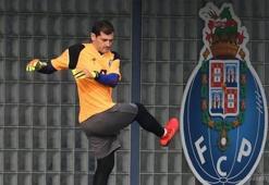 Iker Casillas yeşil sahalara döndü