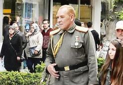 Atatürk kılığına bürünüyor! Tepki çeken görüntüler