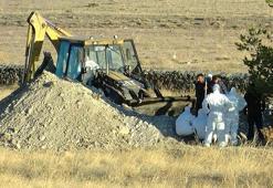 Antalya'da ölü bulunan 4 kişilik aile, Erzurum'da toprağa verildi
