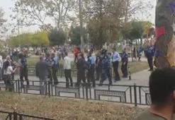 Seyyar satıcılar ile zabıta ekipleri birbirine girdi