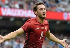 Hakan Çalhanoğlu'ndan flaş transfer açıklaması: "Hayır diyemem"