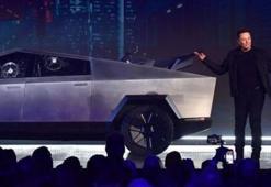 Elon Musk'ın zor anları... Kırılmaz dediği camlar kırıldı