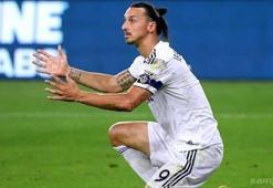 Ibrahimovic'e büyük şok! Heykelini ateşe verdiler...