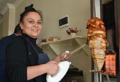 Tost yaparak başladı... Bir ilki gerçekleştirdi