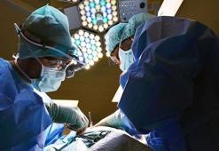 Mağdurlara 15 yıldır gönüllü doktorluk yapıyorlar