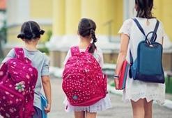Okul çantaları çocuğu fıtık edebilir