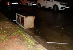 Polisi görünce çaldıkları para kasasını atıp kaçtılar