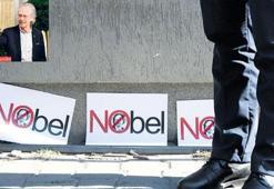 Nobel Ödülü alan yazara tepkiler dinmiyor