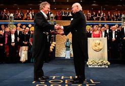 Soykırım destekçisi yazar Handke Nobel ödülünü aldı