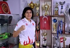 Dövüş sporlarının "altın kızı" başarıya doymuyor!