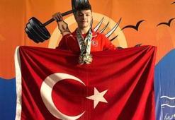 Halterde 15 yaşındaki şampiyon dünya rekoru kırdı!