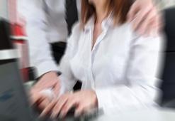Patron, çalışanlarının etek altı fotoğraflarını çekmiş! İzmir'de skandal olay...