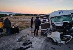 Servis minibüsü, vince arkadan çarptı: 15 yaralı