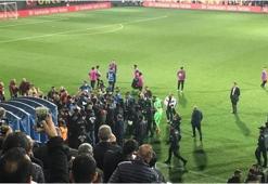 Tuzlaspor-Galatasaray maçı sonrası olay çıktı!