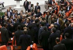 'Kendini mıncıklatıyor' deyince Meclis karıştı!