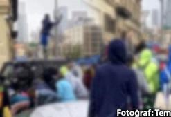 ABD'de şaşırtan durum! Çaldığı paraları etrafa saçtı