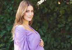 Hazal Kaya'dan oğlu ile ilk kare!