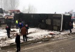 Isparta'da yolcu otobüsü devrildi!