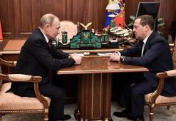 Rusya Başbakanı Medvedev'den istifa açıklaması!