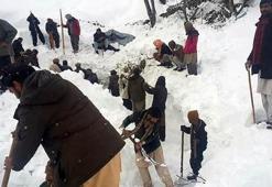 100 kişinin öldüğü Pakistan'daki faciada inanılmaz olay