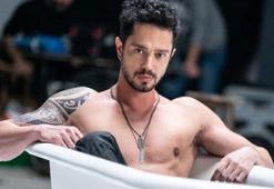 Murat Boz küvete girdi