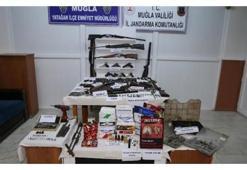Yastıktan uyuşturucu çıktı; 19 kişi tutuklandı