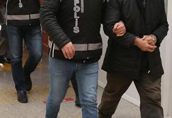 İzmir'de FETÖ'nün hücre evlerine operasyon: 74 gözaltı