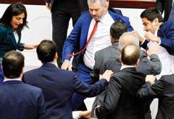 Meclis'te Özkoç kavgası! Yumruklar ve tekmeler havada uçuştu
