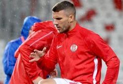 Lukas Podolski: "Çok güzel bir ülkeniz var, corona virüsü..."