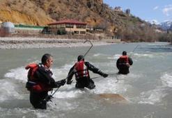 Munzur Nehri'nde 6 gündür aranan Uzman Çavuş Güneş, FETÖ'cülerle çatışmış!