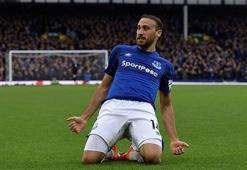 Everton, Cenk Tosun'un sakatlığını Skype üzerinden takip ediyor