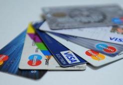 Kredi kartı borcu erteleyen bankalar hangileri? Kredi kartların asgari ödemesi kaça düştü? Corona nedeniyle kredi kartı asgari ödeme oranı değişti mi?