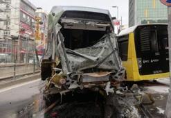 İstanbul'da tramvay otobüse çarptı! Yaralılar var