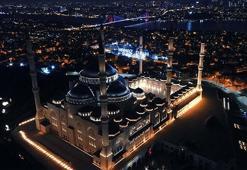 Çamlıca Camisi'nin Ramazan mahyası havadan görüntülendi