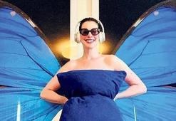 Anne Hathaway de modaya uydu!