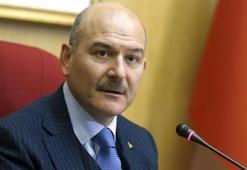 Bakan Soylu, kızları terör örgütü PKK tarafından kaçırılan aileyle  görüştü