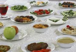 Ramazanda beslenme! Su, fındık, hurma...