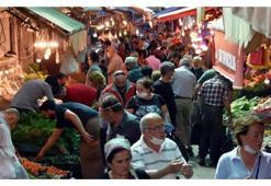 İzmir'de kısıtlamanın ardından caddelerde yoğunluk yaşandı