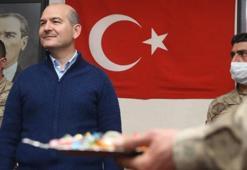 İçişleri Bakanı Soylu, Suriye'de görevli özel harekat polisleriyle  bayramlaştı