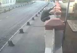 Üsküdar'daki kilisenin kapısındaki haçı söken kişi gözaltına alındı