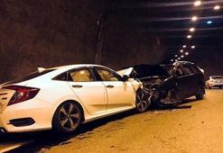 Yol tarifini yanlış anlayıp ters şeride girince kaza yaptı: 3 yaralı