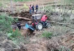 Traktör devrildi: 4'ü çocuk 9 kişi yaralandı