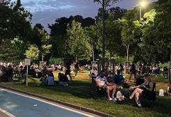 Caddebostan Sahili bu akşam da yoğun kalabalık