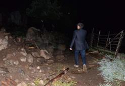 Depremde yıkılan evden 2 saat önce ayrılan aile faciadan kurtuldu!