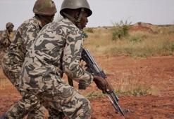 Mali'de askeri konvoya düzenlenen saldırıdan sonra 44 askerden haber  alınamıyor