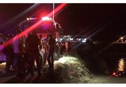 Minibüs Fırat'a uçtu: 4 ölü, 3 yaralı, 1 kayıp